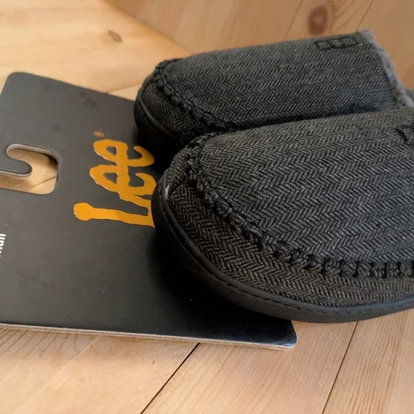 Lee Gray Slippers size 7-8 Small Nwt - Picture 5 of 8